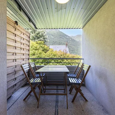 T2 Avec Balcon, Piscine Et Parking - Proche Stations De Ski - Fr-1-402-143 Apartment