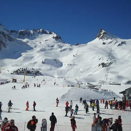 T2 Avec Balcon, Piscine Et Parking - Proche Stations De Ski - Fr-1-402-143 Apartment
