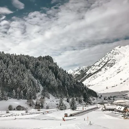 T2 Avec Balcon, Piscine Et Parking - Proche Stations De Ski - Fr-1-402-143 Apartment
