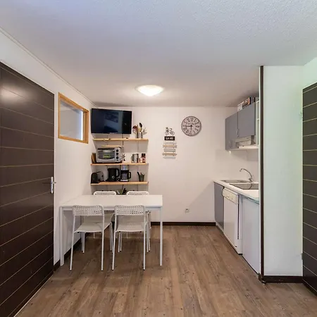 Apartment T2 Avec Balcon, Piscine Et Parking - Proche Stations De Ski - Fr-1-402-143 *